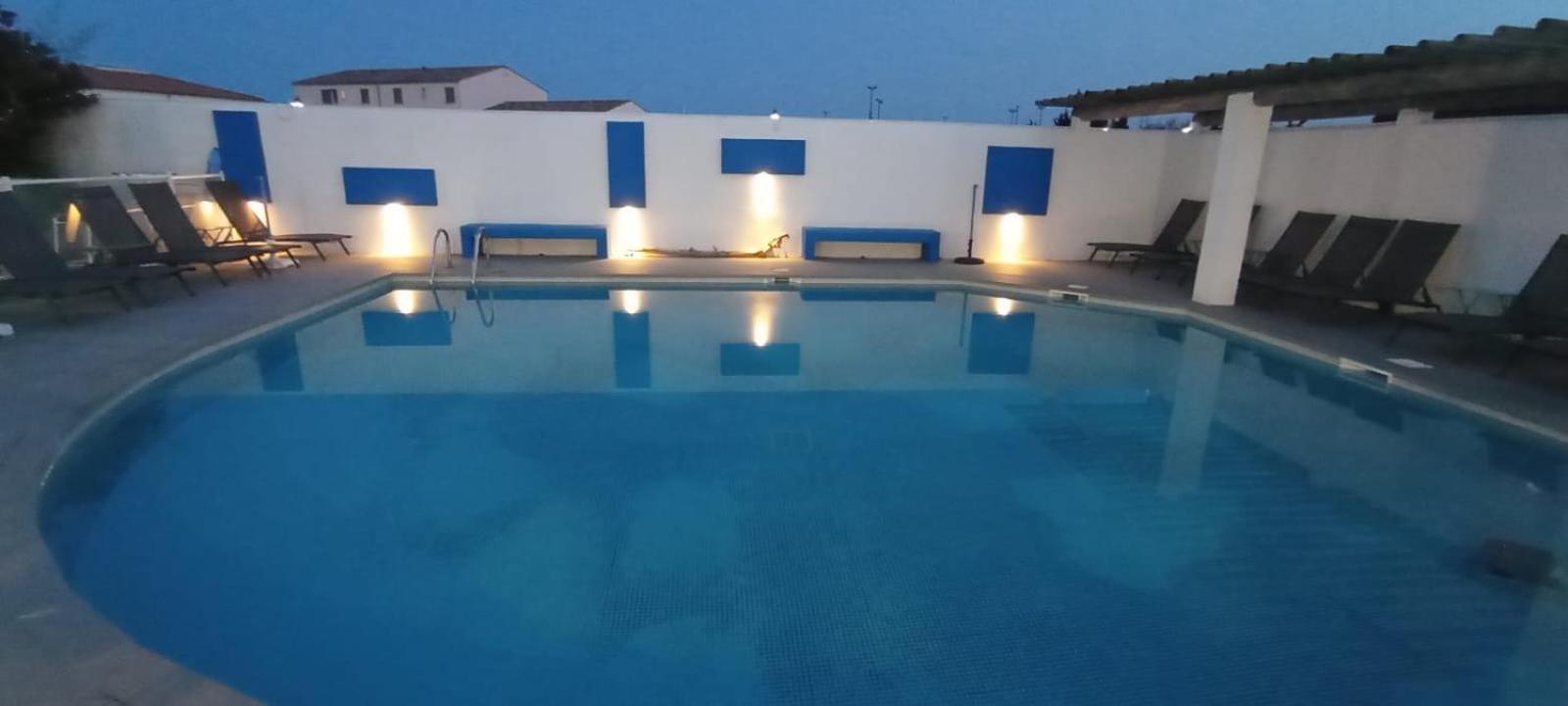 Hotel Le Bleu Marine Saintes-Maries-de-la-Mer Eksteriør billede